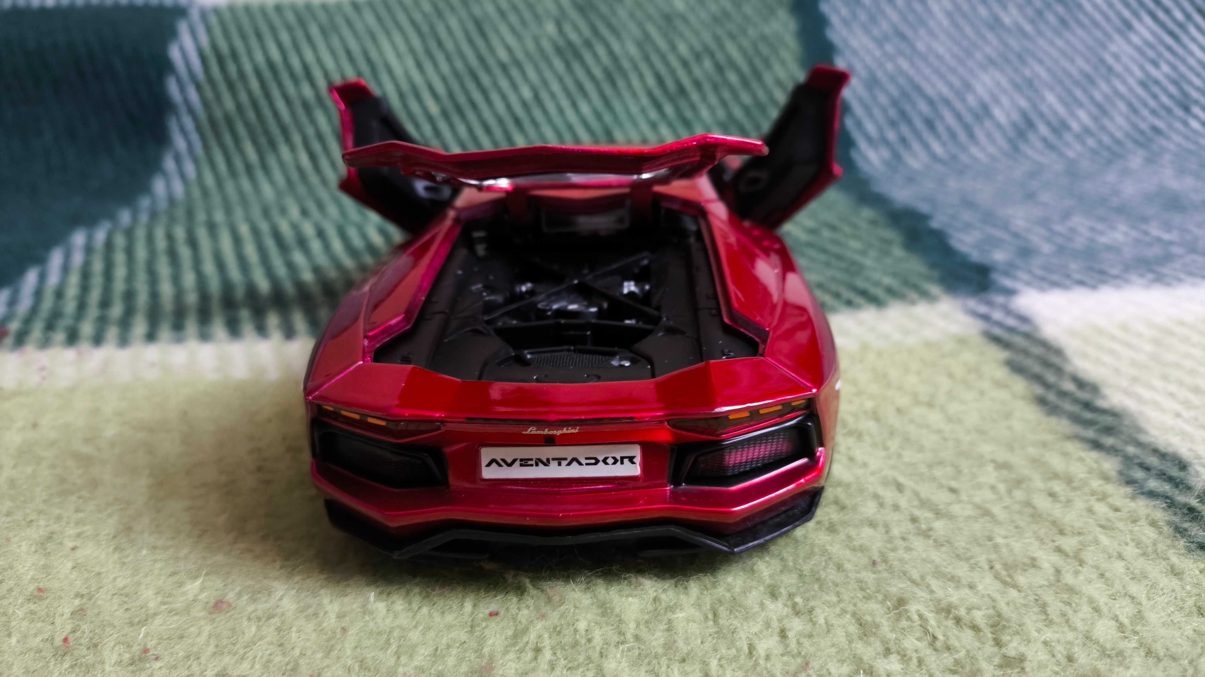 Машинка Lamborghini Aventador LP700-4 1.24 Maisto