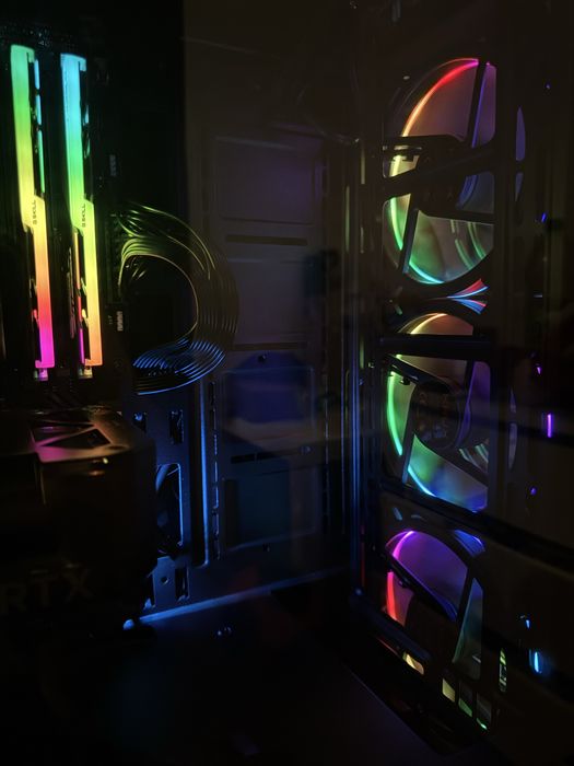 Potężny komputer gamingowy – ASUS RTX 4060 + Ryzen 5 5600X