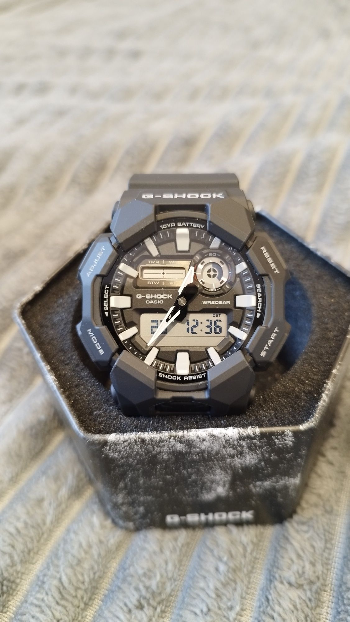 NOWY zegarek Casio G-Shock GA-010-1AER