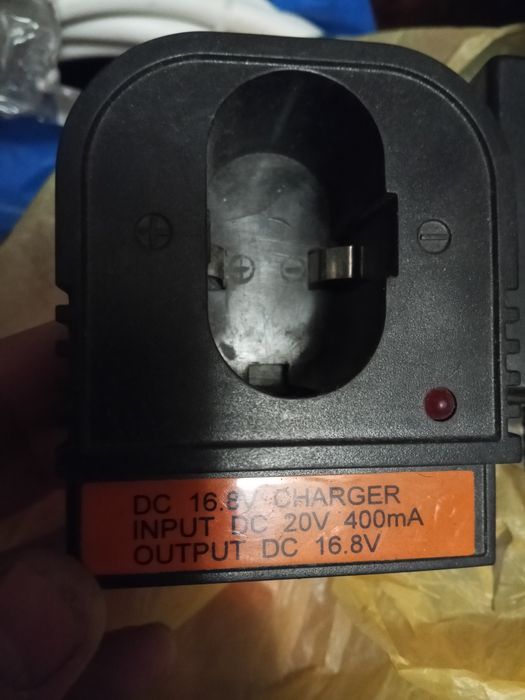 Продам зарядное устройство Sturm