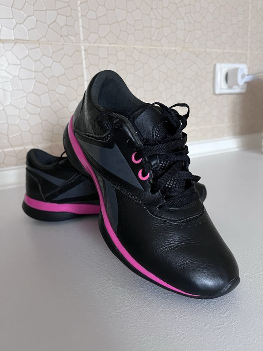 Кроссовки Reebok, кожанные, размер 36 (стелька 23 см)