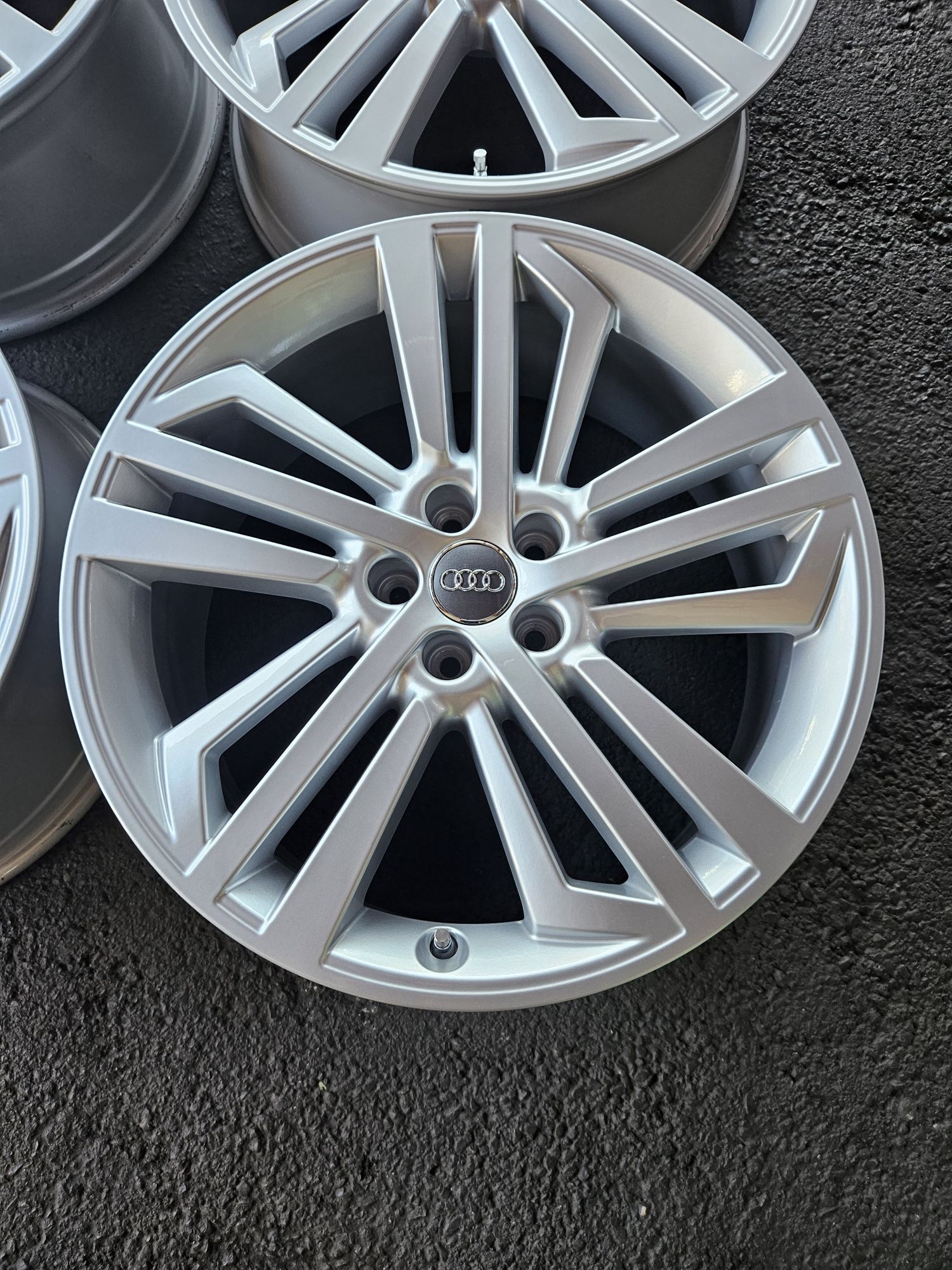 Alufelgi Felgi Audi Q5 S-Line 20 Cali 5x112 8J20 ET39