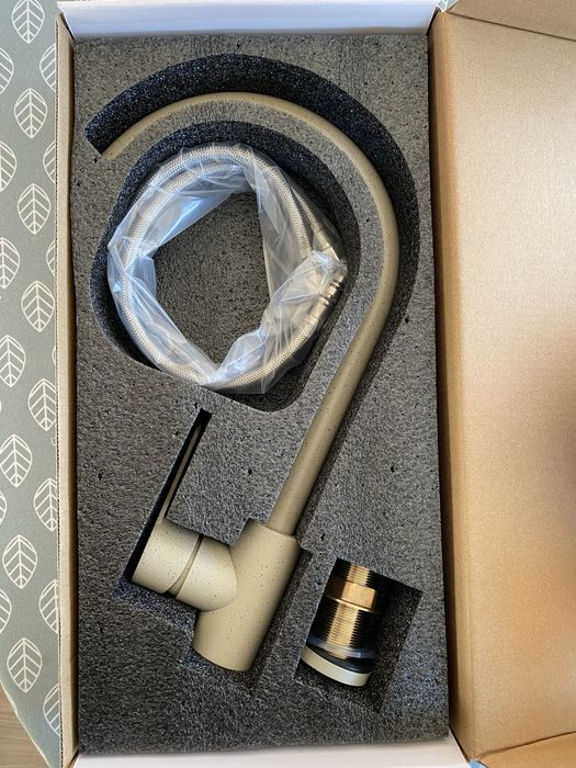 Bateria kuchenna, kran do kuchni jasny, beżowy