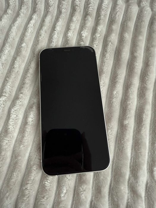 IPhone 12 - kolor biały