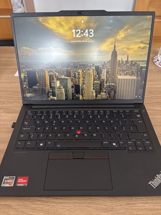 Lenovo thinkpad E14 Gen6 AMD Ryzen7 16gb memoria 512gb RAM