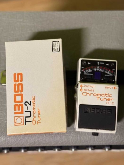 Pedal Boss TU-2 afinador cromático universal (guitarra - baixo etc)