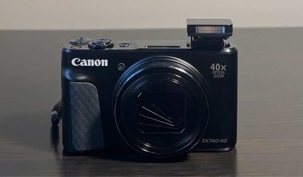 Canon PowerShot SX740 H