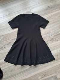 Czarna sukienka z haftem S/M