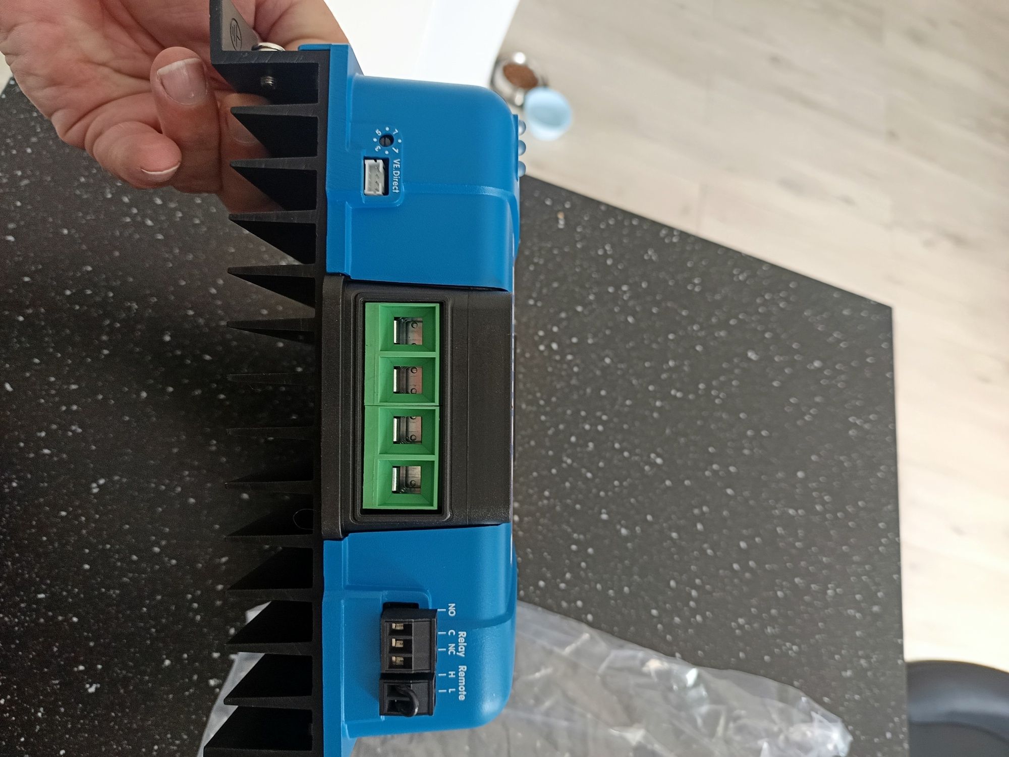 Victron Energy BlueSolar MPPT 150/70 MC4 Regulator ładowania
EAN: 8719
