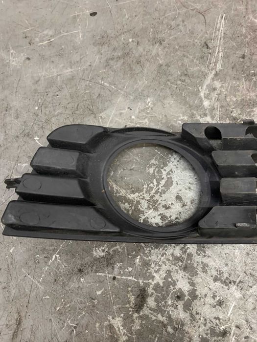 Audi A4 B6 Atrapa Zderzaka Kratka Przód