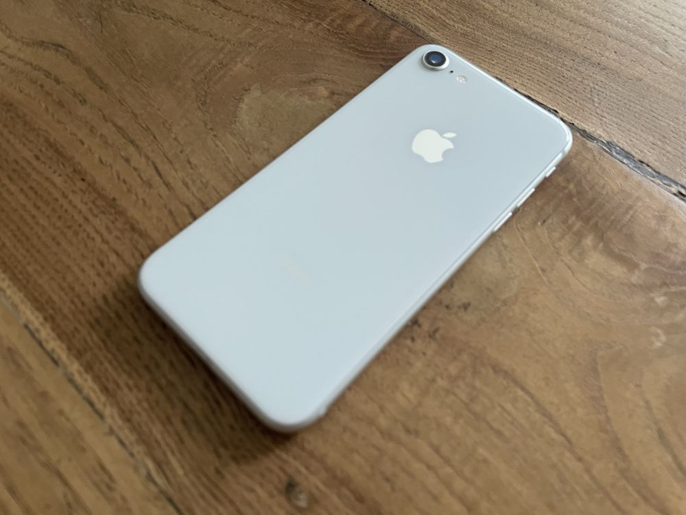 Iphone 8 . Apple