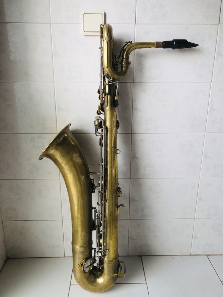 Saxofone barítono Profissional Conn 12M (USA)