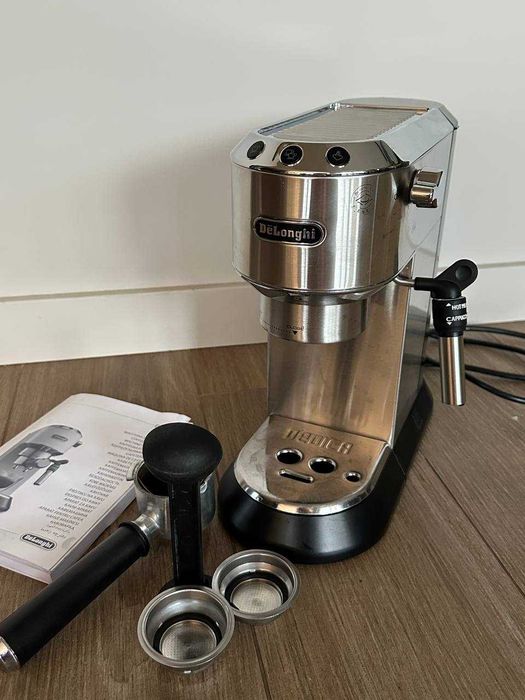 Кавомашина DeLonghi EC685.M (Dedica) кофемашина