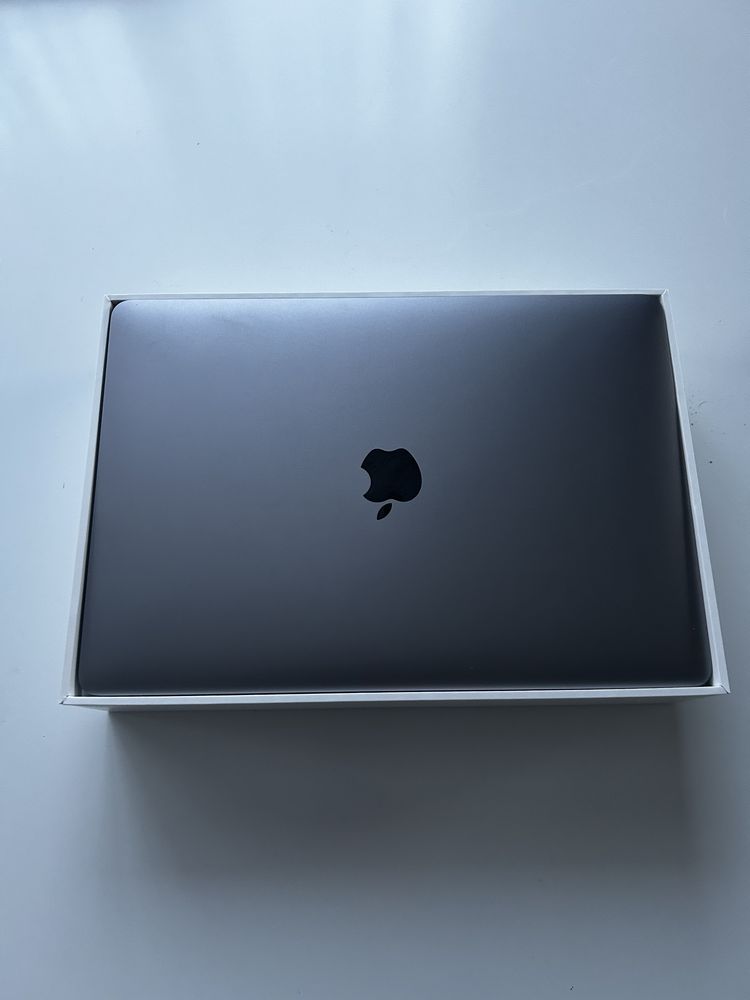 Macbook Air M1, 2020, новий