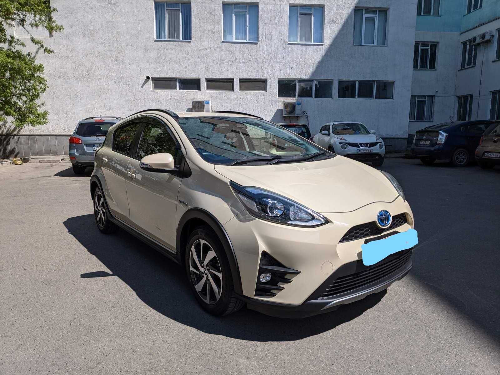 Продам TOYOTA PRIUS C/YARIS.AQUA CROSS URBAN 1.5гібрид 2018 рік 14900$