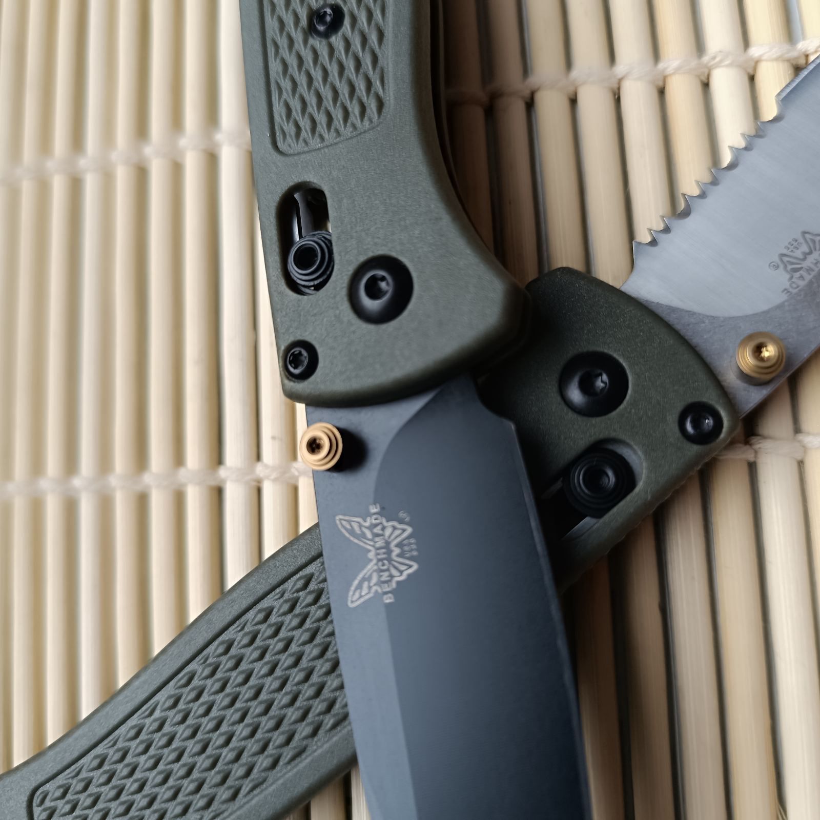 Ніж Benchmade Bugout складний нож