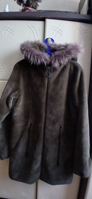 Жіноча куртка плюшева