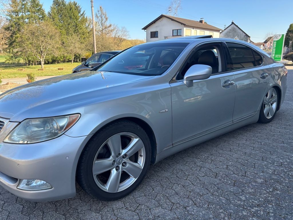 Кришка багажника Lexus LS 460