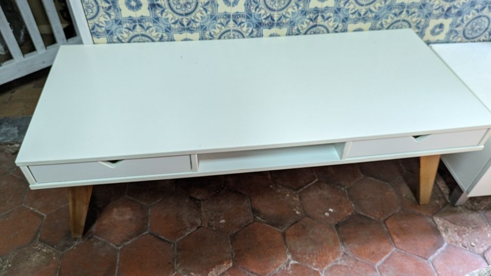 Mesa de centro em madeira