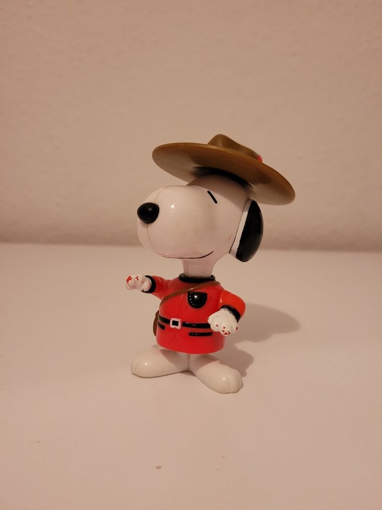 Snoopy, McDonald’s 1999 vintage.
Cena: 20 zł.
Wysokość: 9 cm.
Możliwo