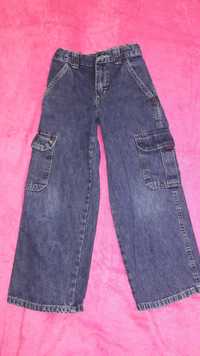 Широкие джинсы с карманами на 7-8 лет