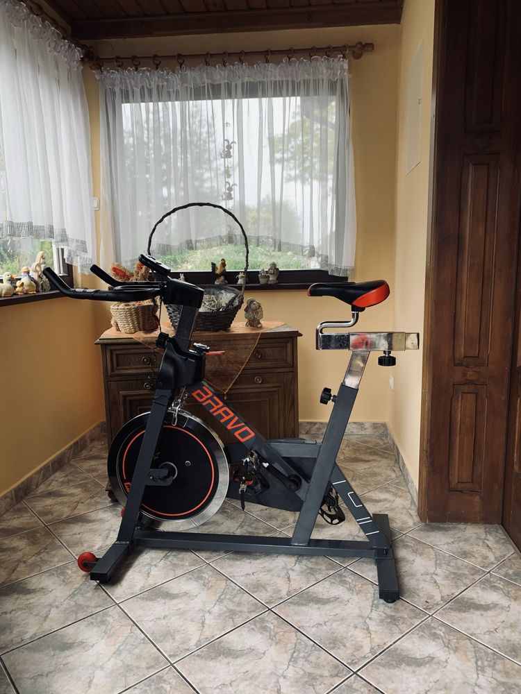 Rower spinningowy treningowy Hop Sport Bravo do 120kg stacjonarny