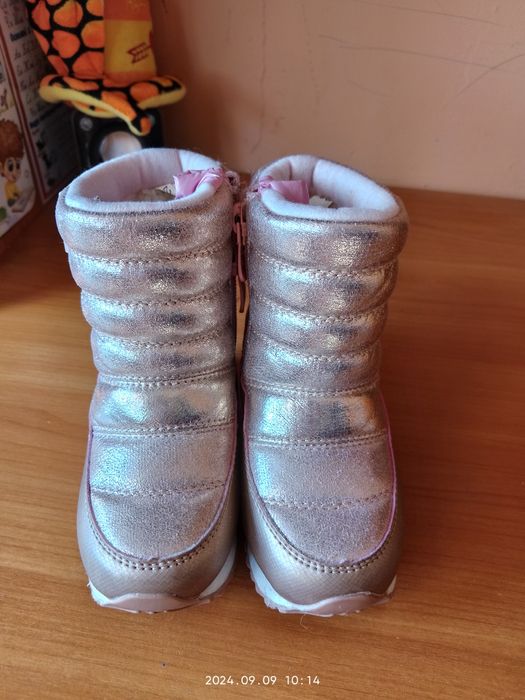 Зимові сапожки на дівчинку
