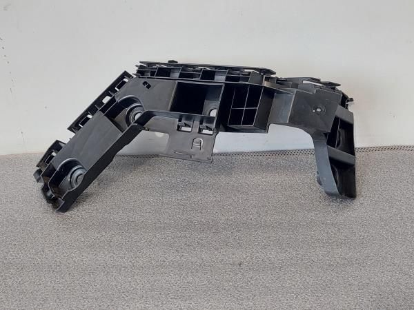 Guia de pára-choques trás direita VOLKSWAGEN Golf VIII (CD1)