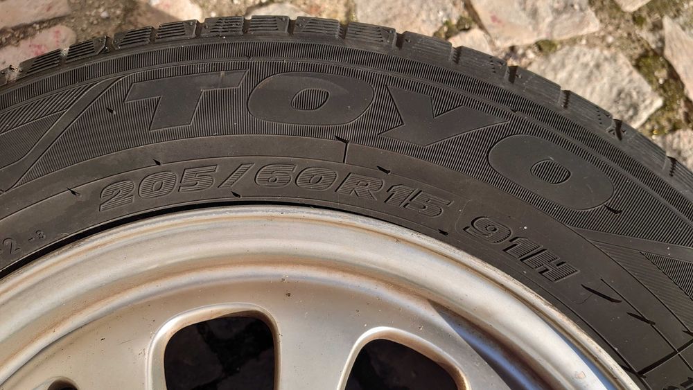 Pneus 205/60/15 Excelentes