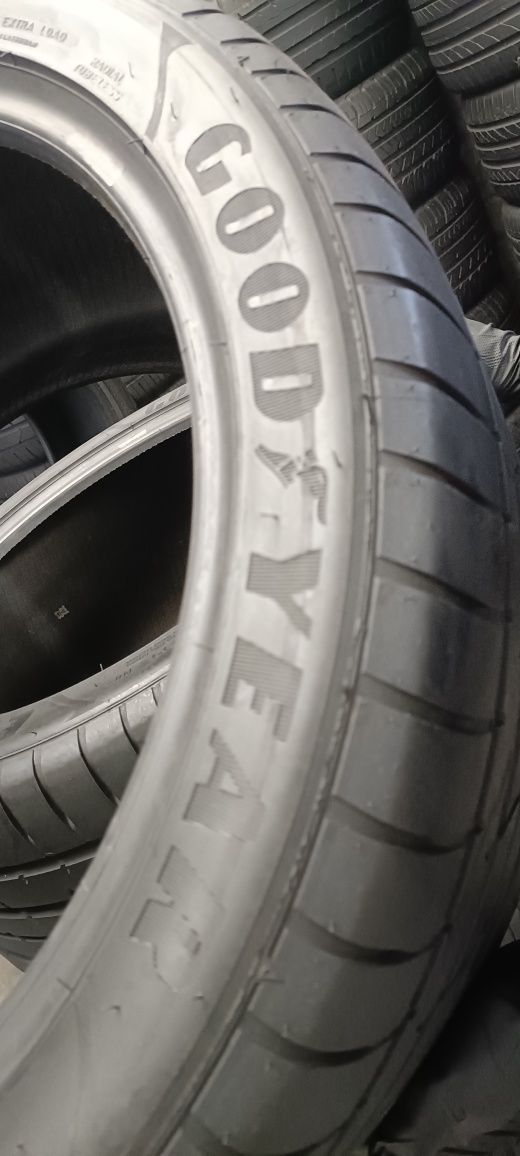 Pneus  285/35/19