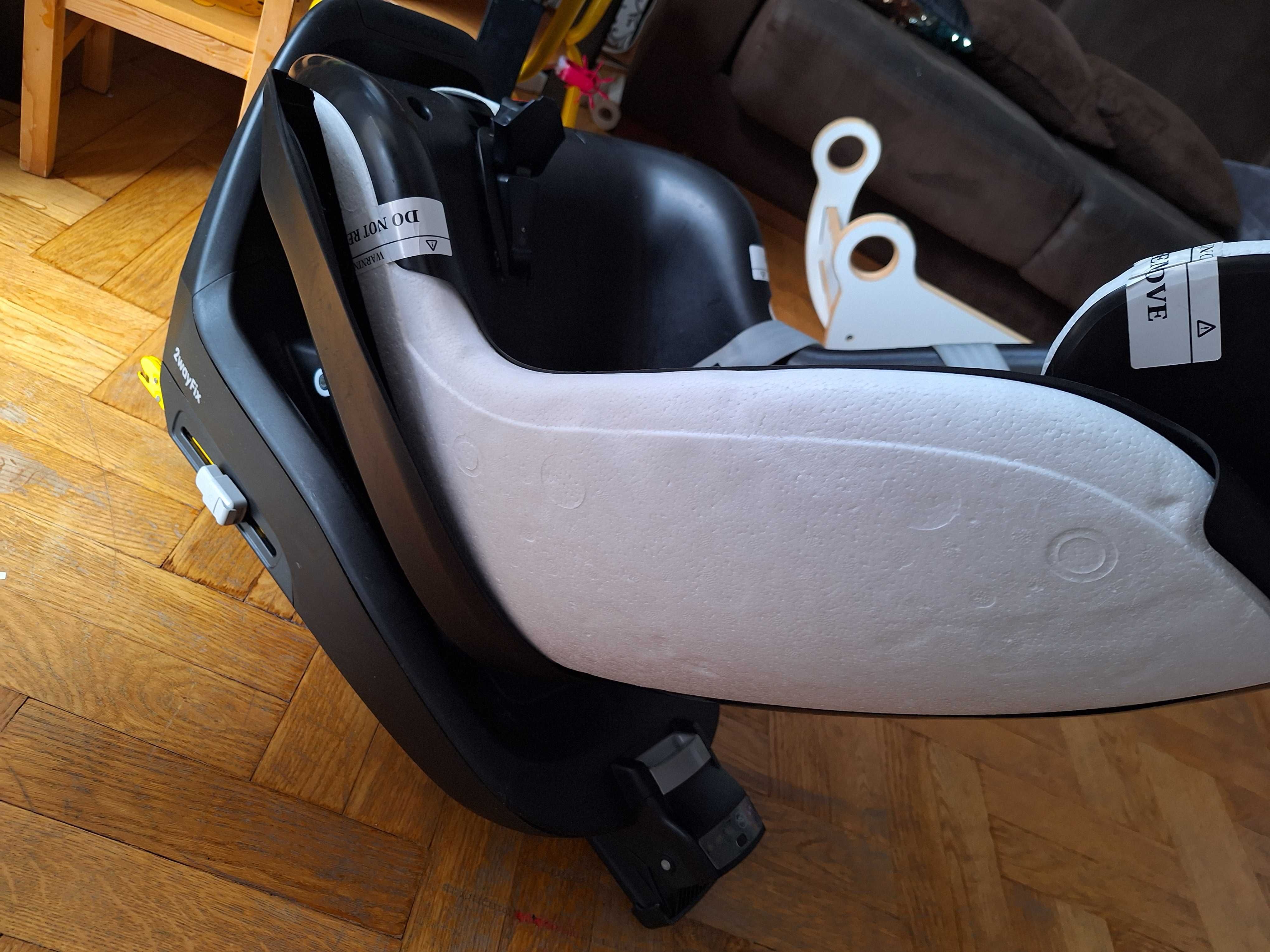 Fotelik Samochodowy 9-18kg Maxi-cosi 2wayPearl z bazą 2way fix isofix