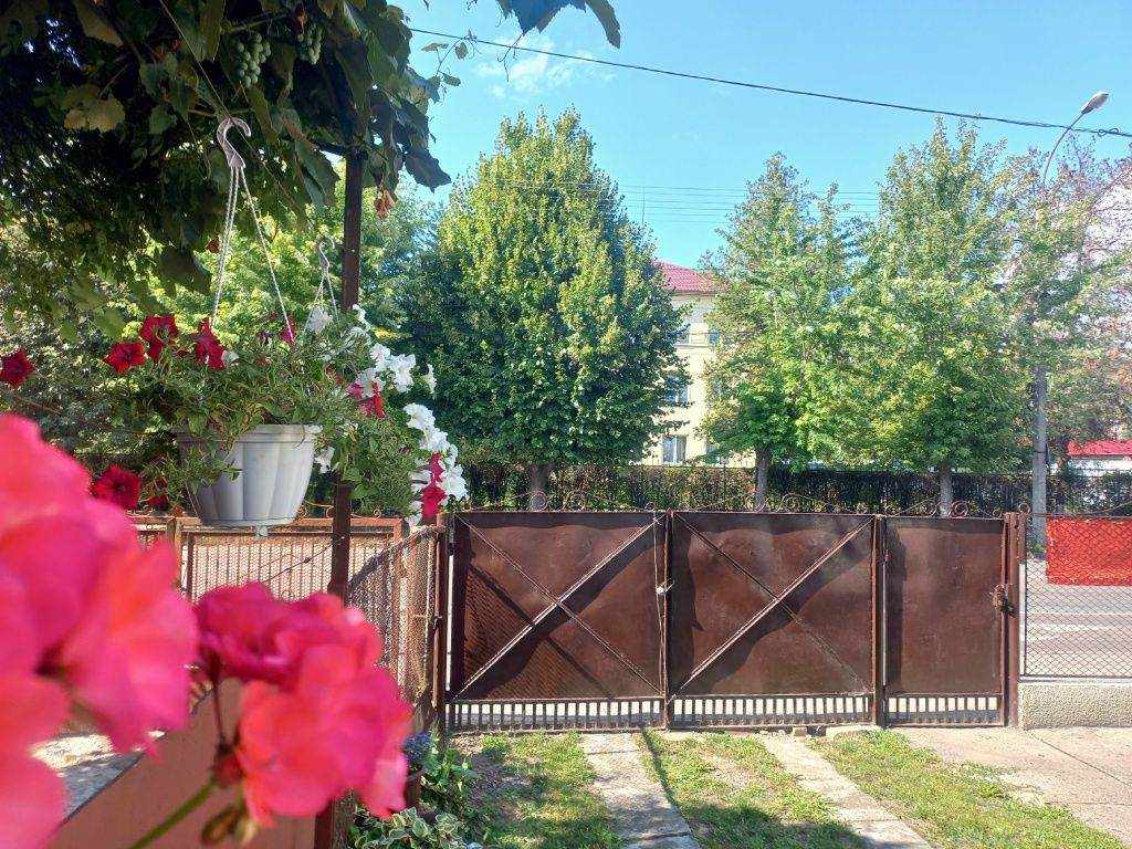Вул. Загорська,, 7 сот, рн ліцею ( під бізнес чи житло), при центр дор