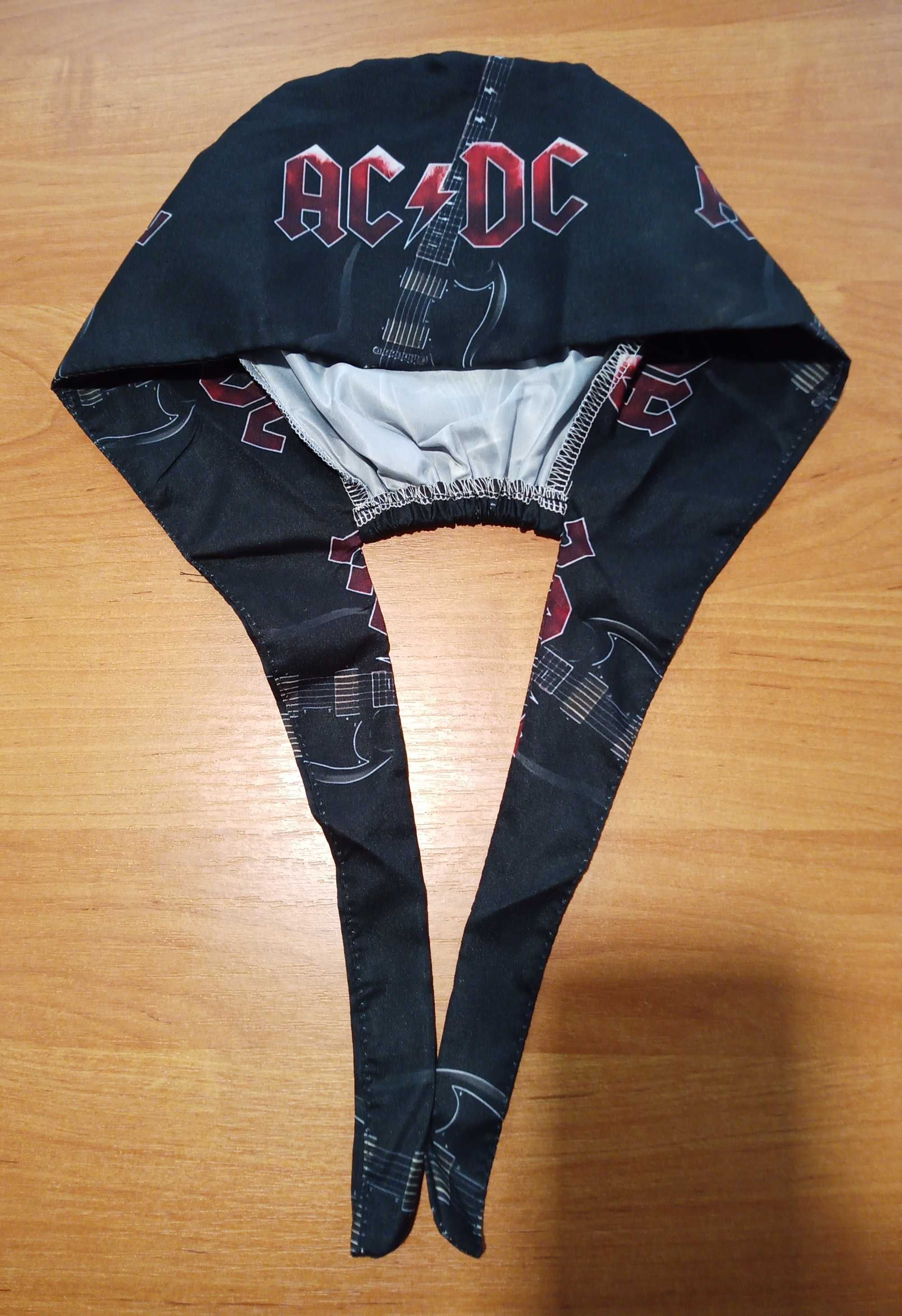 Lekka bandana/opaska AC/DC z dzianiny – idealna na koncert!