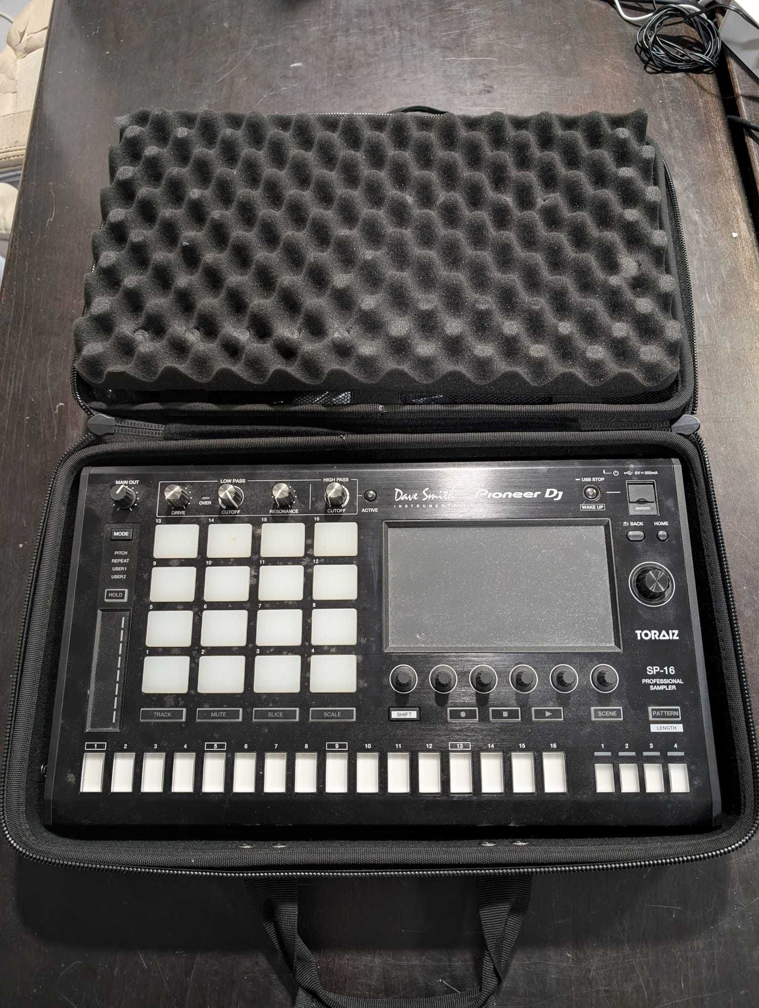 Pioneer DJ Sampler Toraiz SP-16