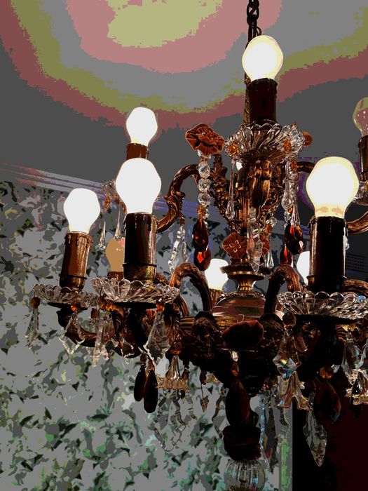 Lustre em Cristal e Latão.