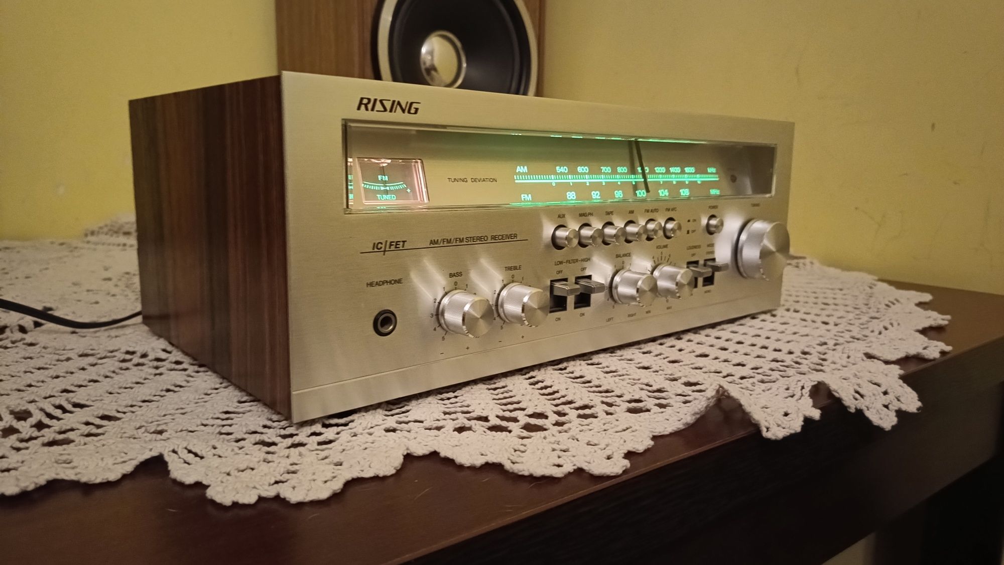 Kolekcjonerski amplituner vintage firmy Rising model 1520 made in Japa