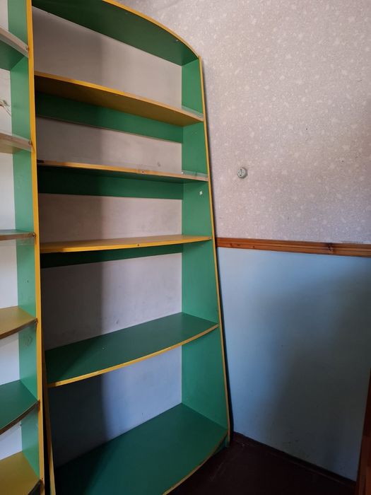 Продам полки в хорошем состоянии для магазина