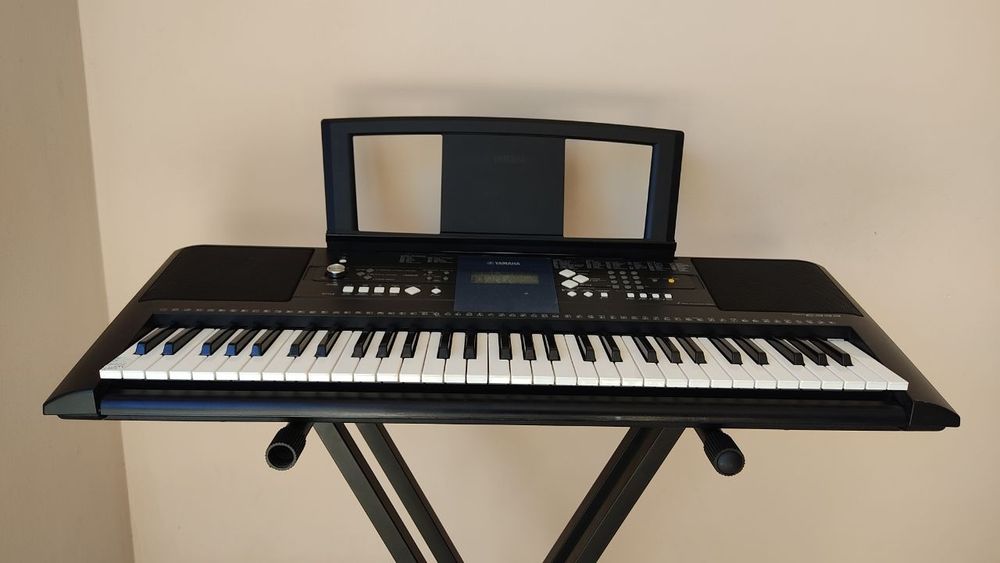 Синтезатори Yamaha PSR-330, E333 Клавішні інструменти Піаніно