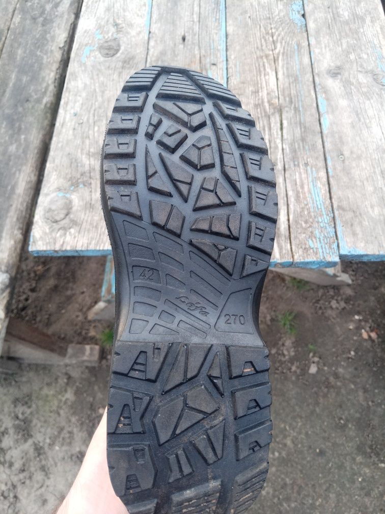 Продам новые берцы
