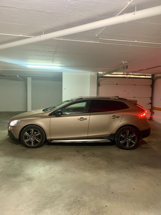 Volvo V40 T4  Cross Country Summum