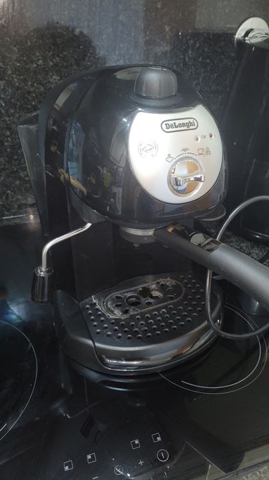 Máquina café expresso Delonghi