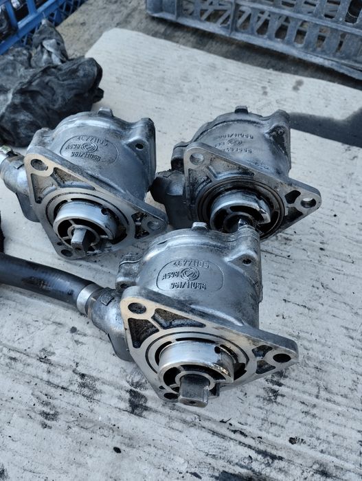 Вакуумний насос Фиат Добло 1.9d 1.9jtd 46771105