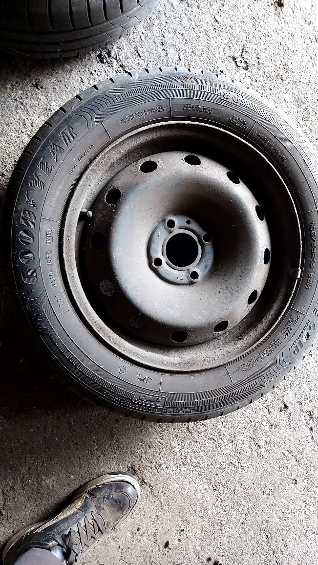Sprzedam opony letnie razem z felgami 185/65 r15 4x100