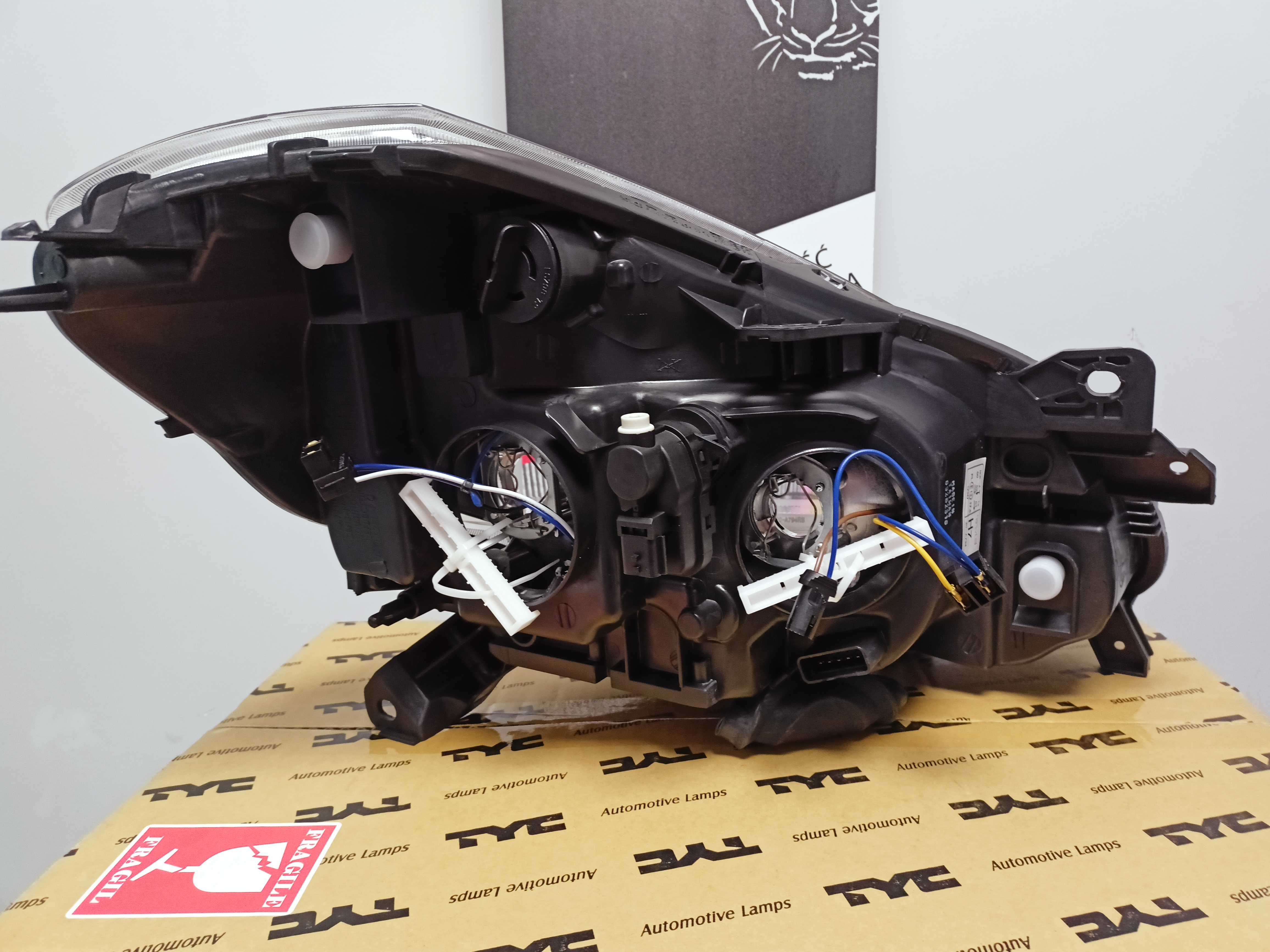 Renault Clio III 05- Reflektor/Lampa przód lewy /H7+H7