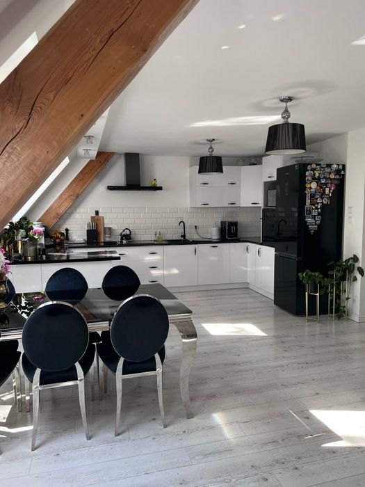 Na sprzedaz przestronne, 3-pokojowe mieszkanie