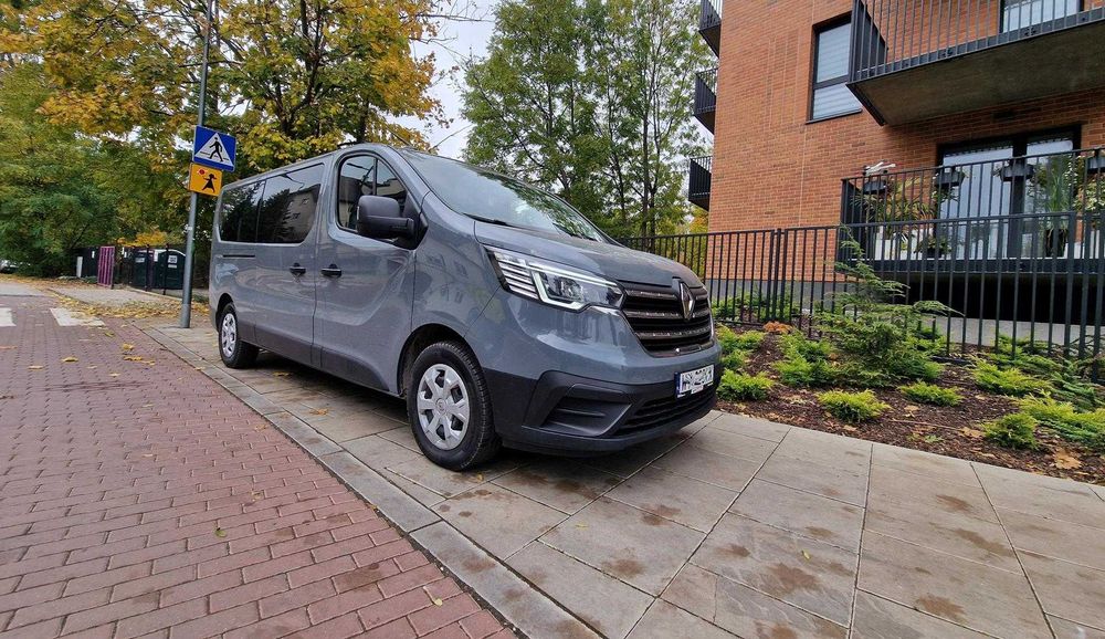 Renault Trafic - Bus / samochód na wynajem 9 osobowy