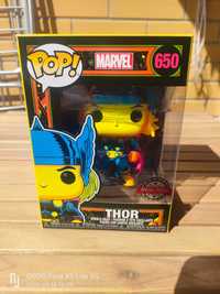 Funko pop marvel - 
Thor blacklight 
Special edition