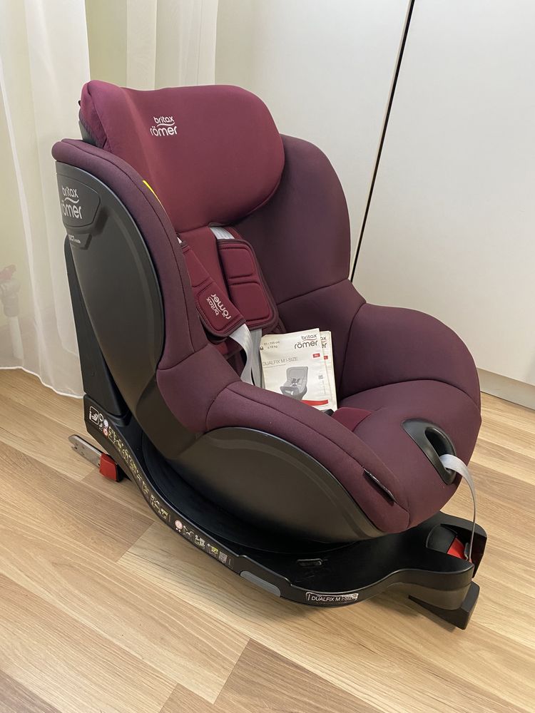 Автокрісло Britax Romer Dualfix I Size с 3міс.до 4 років поворотне