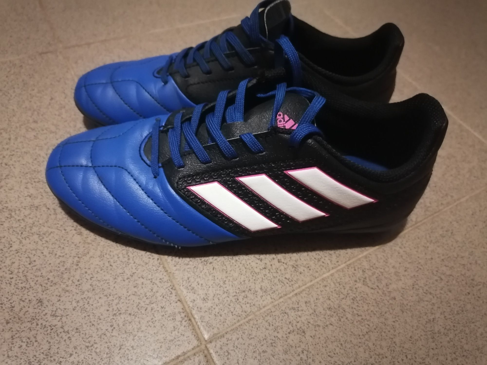 Buty sportowe Adidas 31.5