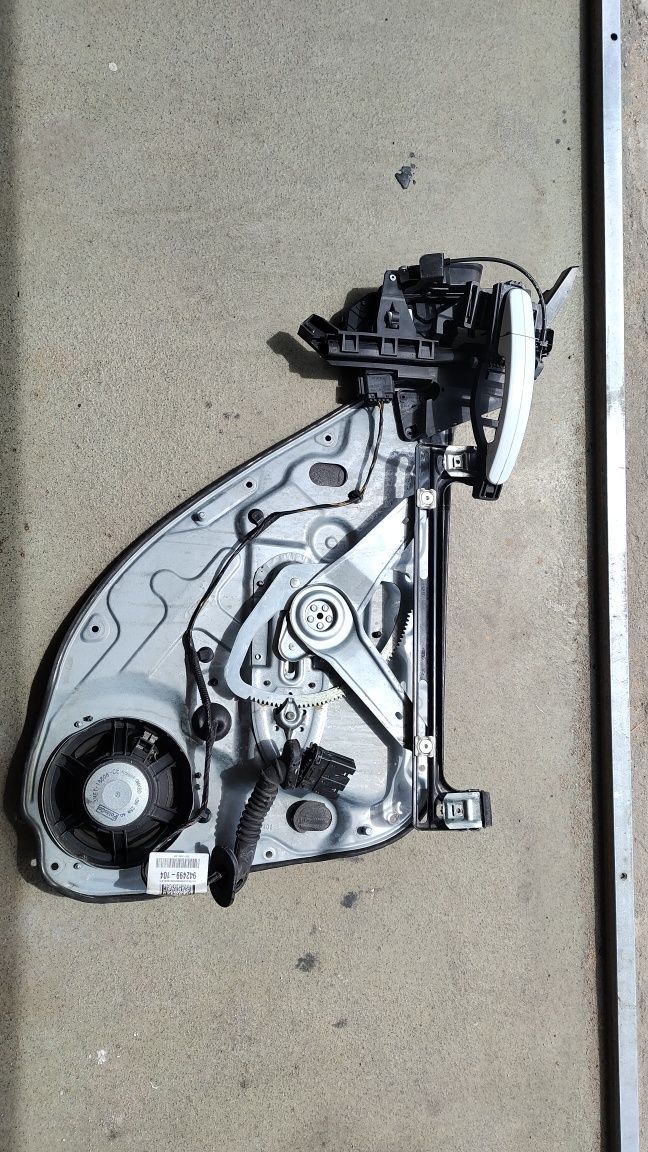 Uszczelka drzwi, mechanizm podnoszenia szyby ,głośnik, klamka Kuga mk1